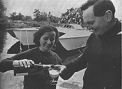Schiffstaufe: Clare + Donald Crowhurst